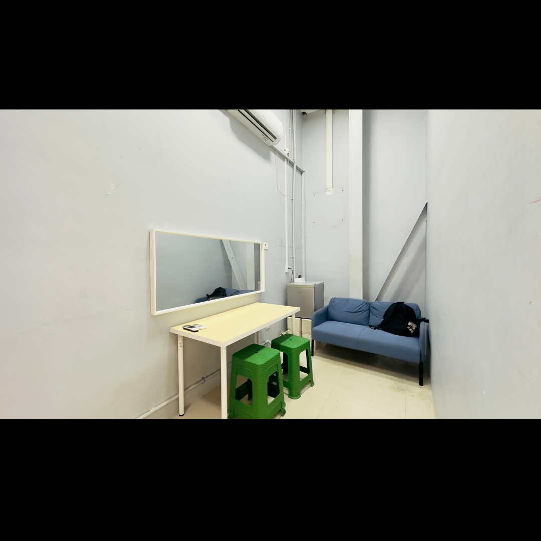 Studio 20 - A001