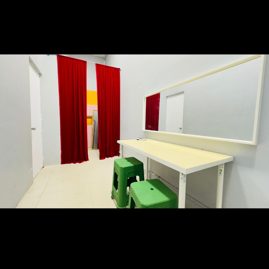 Studio 20 - A001